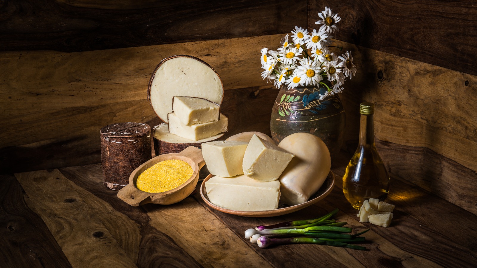 Experiența gustului: de încercat brânza de burduf de la Ferma Căţean, premiată internațional