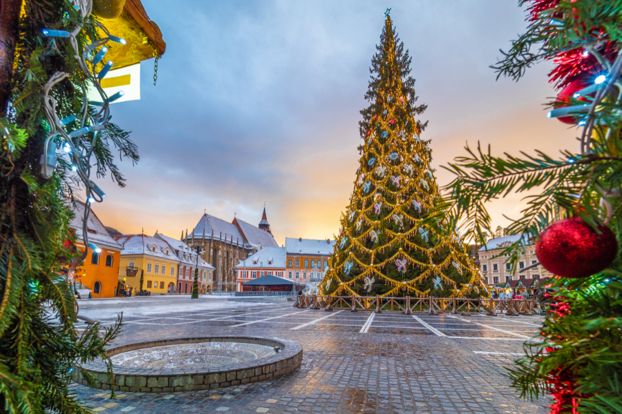 Brașov. Târgul de Crăciun din Piața Sfatului, accesibil şi nevaccinaţilor