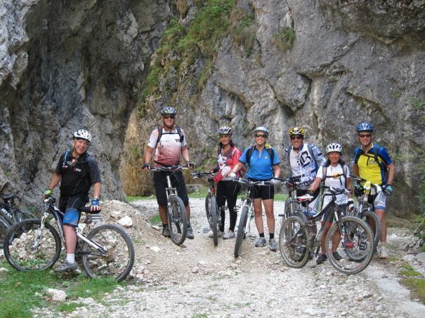 Experience Zărneşti Piatra Craiului - Cycling Package