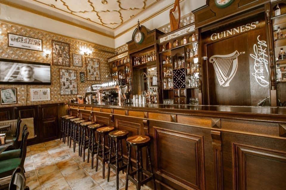 Deanes Irish Pub & Grill